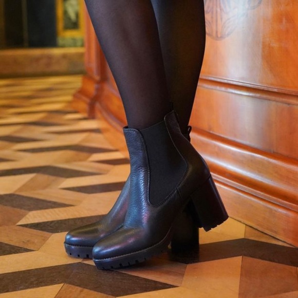 Slip on chunky heel ankle bootie - Picture 1 of 9